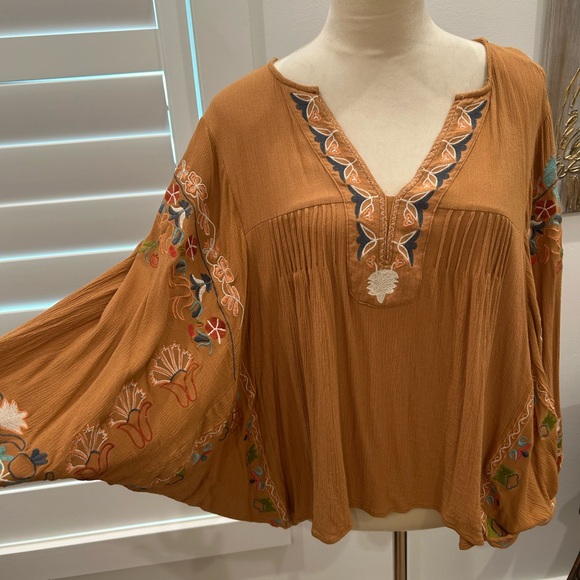 Easel Embroidered Brown Women's Top - Picture 3 of 4
